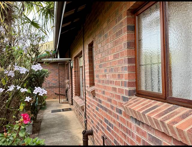 2 BEDROOM TOWNHOUSE FOR SALE IN AMBER VALLEY